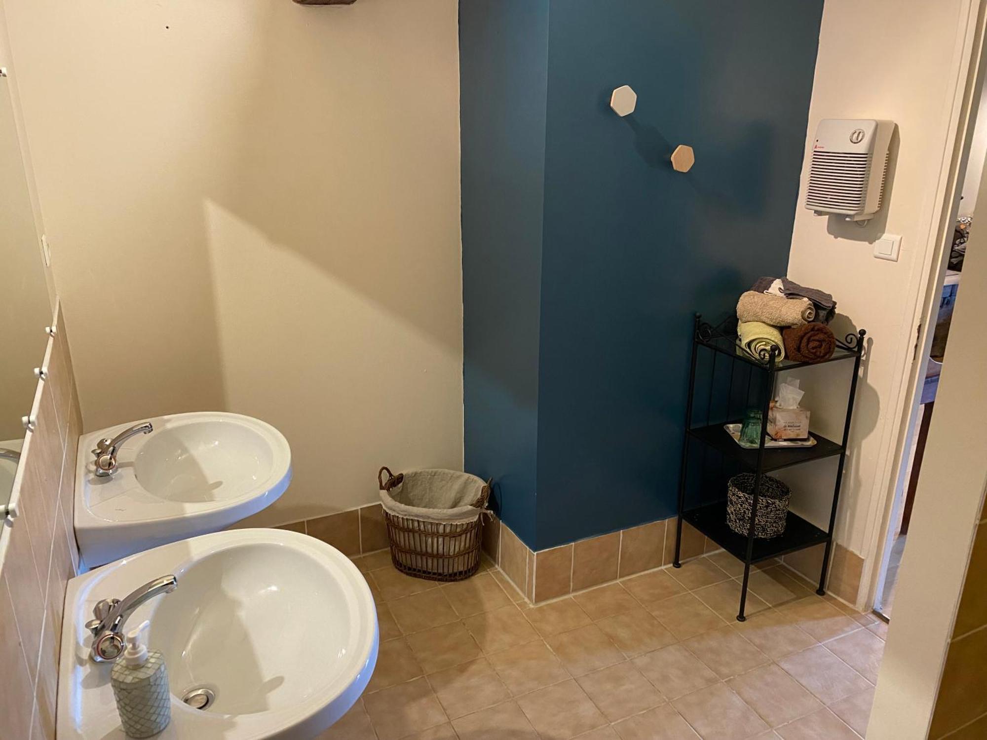 Le Repaire De La Reveuse Bed & Breakfast Saint-Frajou Room photo