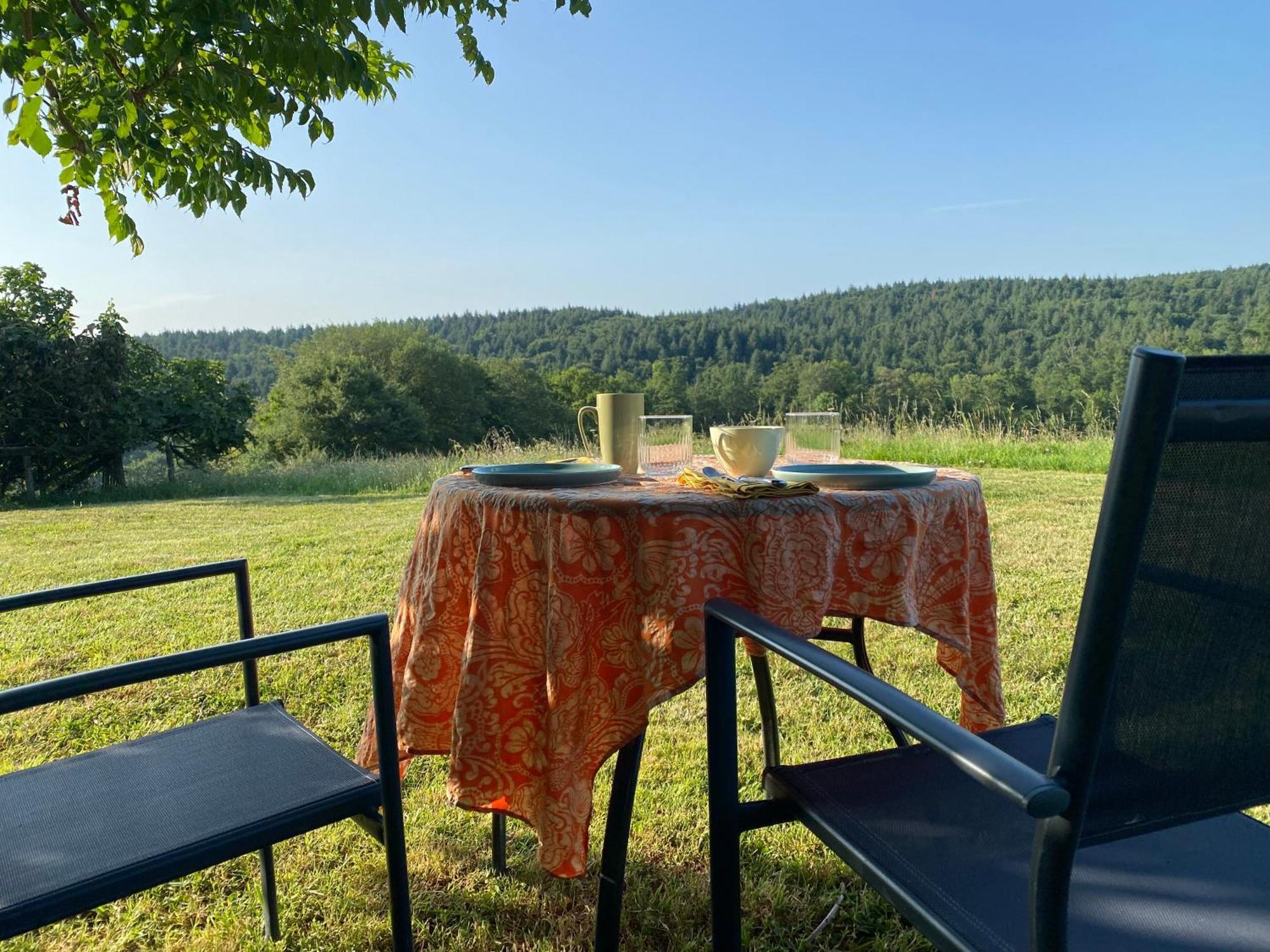 Le Repaire De La Reveuse Bed & Breakfast Saint-Frajou Exterior photo